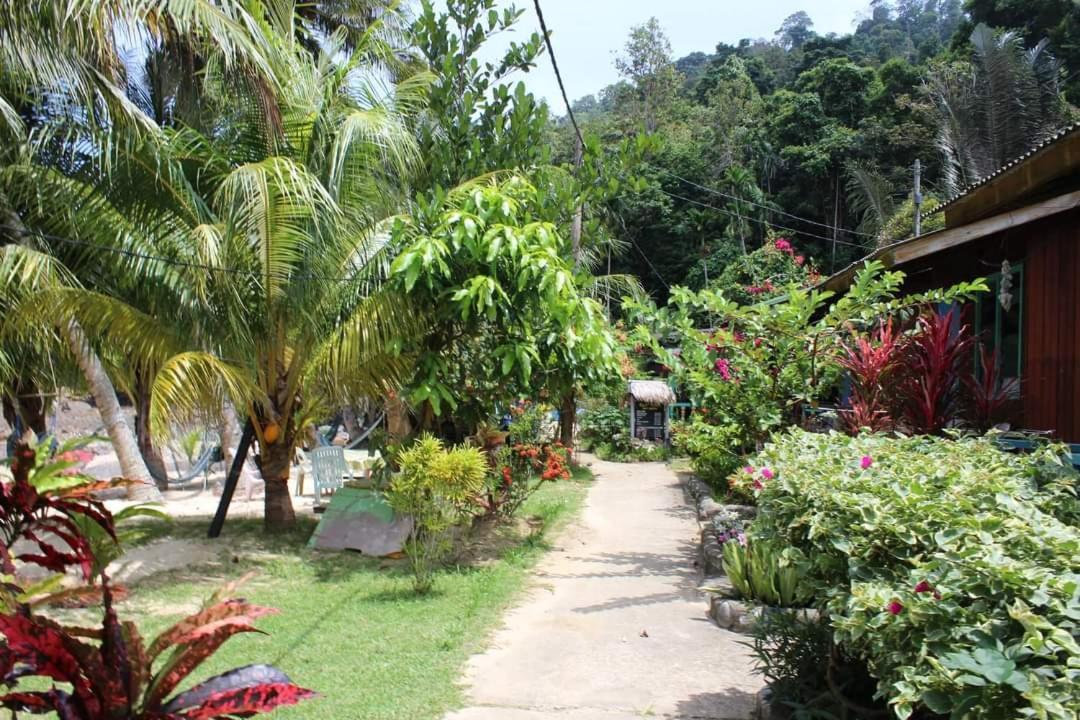 Ella'S Place Salang Tioman Kampong Ayer Batang Екстер'єр фото